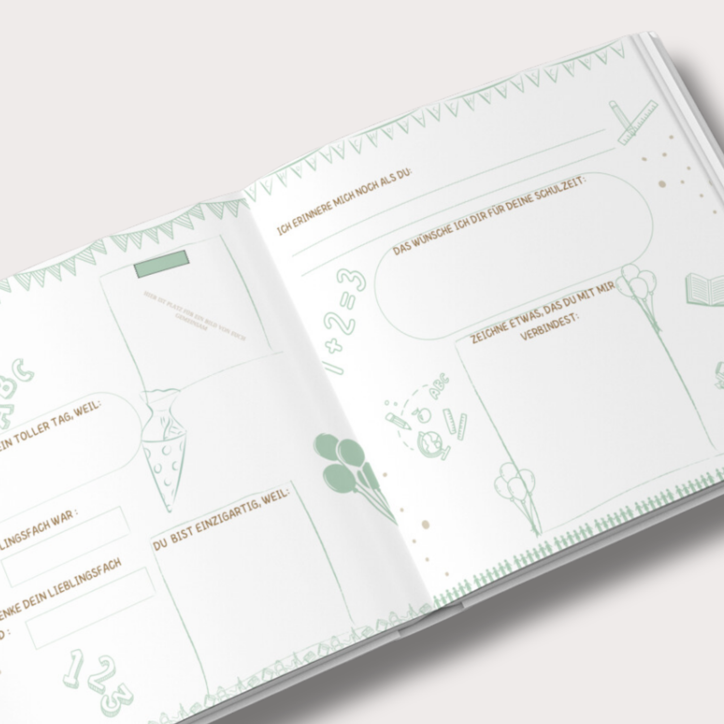 Seiten für Gäste im Einschulung Gästebuch: Jeder Gast hat zwei Seiten für Glückwünsche, Erinnerungen und besondere Worte an das Schulkind. Zusätzlich gibt es einen Fotobereich für Momente der Einschulungsfeier.