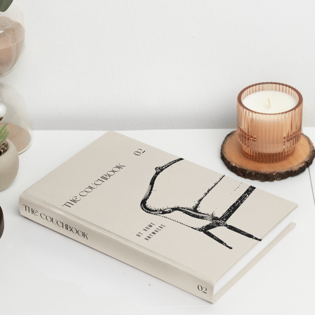 THE COUCHBOOK 02 als dekoratives Coffee Table Book im modernen Wohnambiente