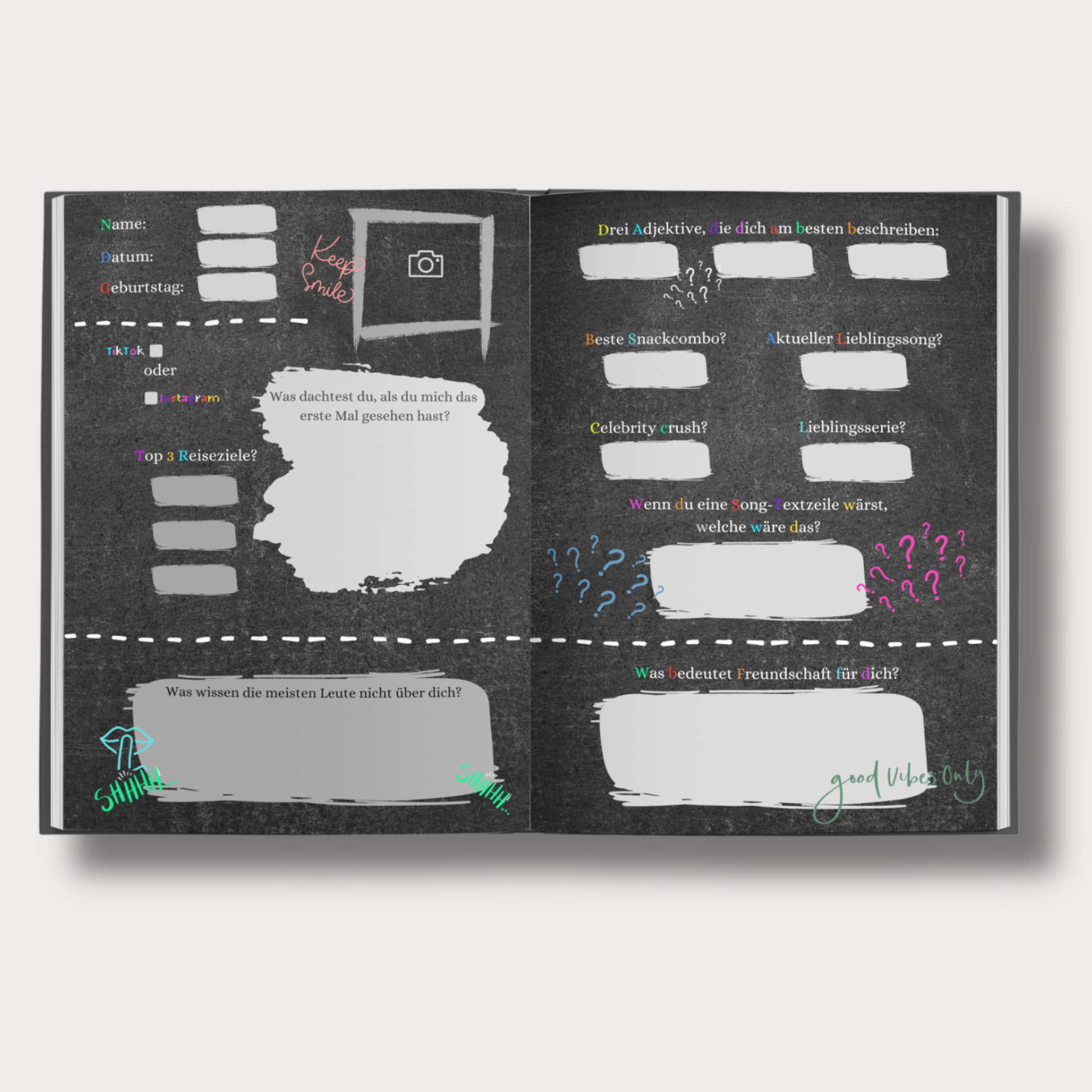 Schwarze Innenseiten Freundebuch mit grauer Schrift und hellen Feldern zum Schreiben