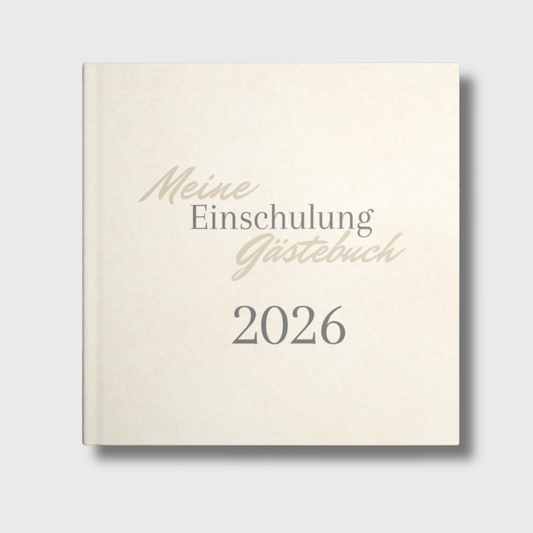 Sandfarbenes Einschulungs-Gästebuch mit der Aufschrift „Meine Einschulung – Gästebuch 2026“, personalisierbar mit Namen.