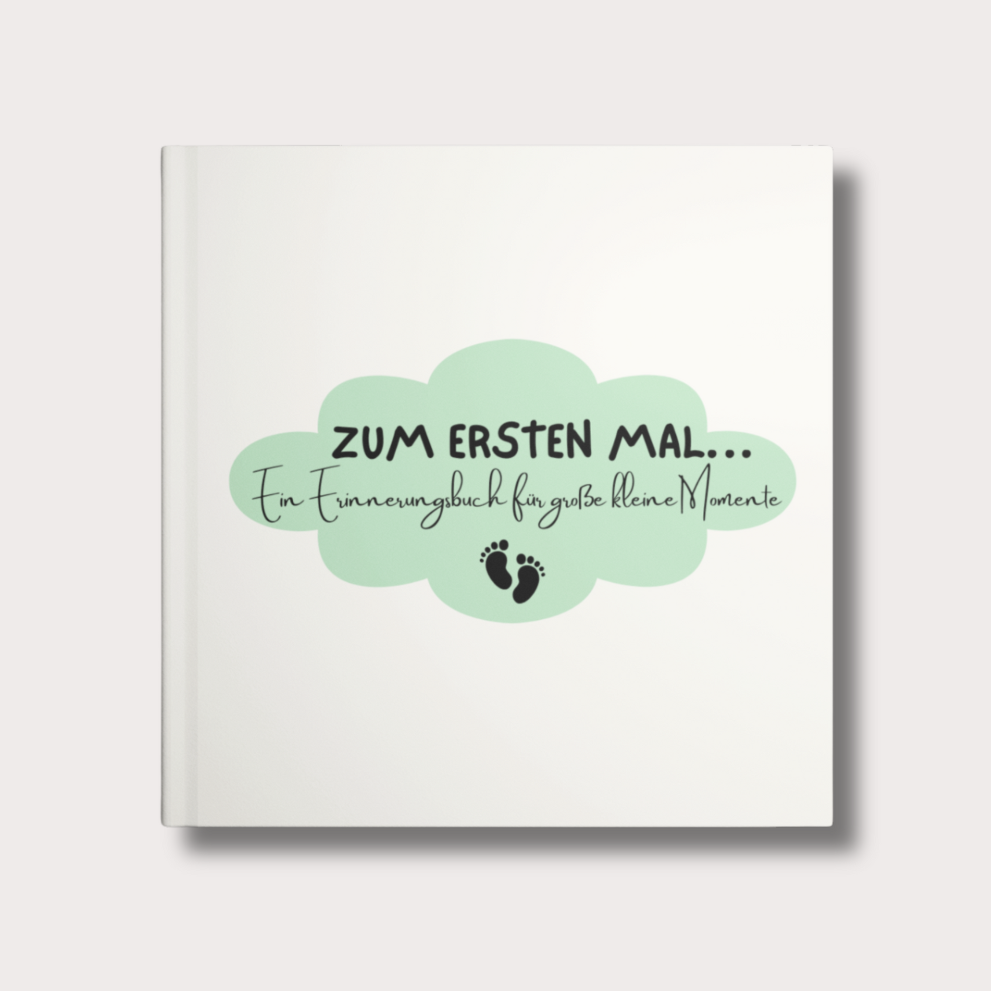 Quadratisches Meilensteinbuch für Babys in einem zarten grün Hardcover mit minimalistischer Aufschrift, zum ersten Mal-Erinnerungen an kleine große Momente. Perfektes Geschenk zur Geburt oder Babyshower.