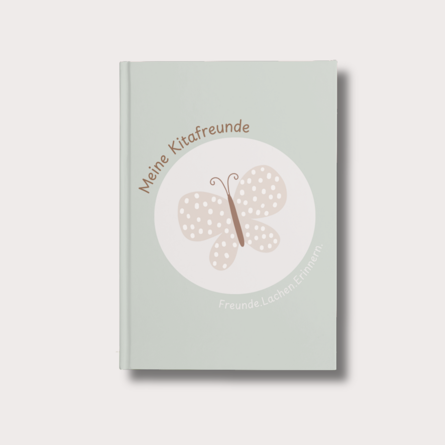Kinderfreundliches Gästebuch Meine Kita-Freunde mit Schmetterling, sanfte Pastellfarben, kindliches Design
