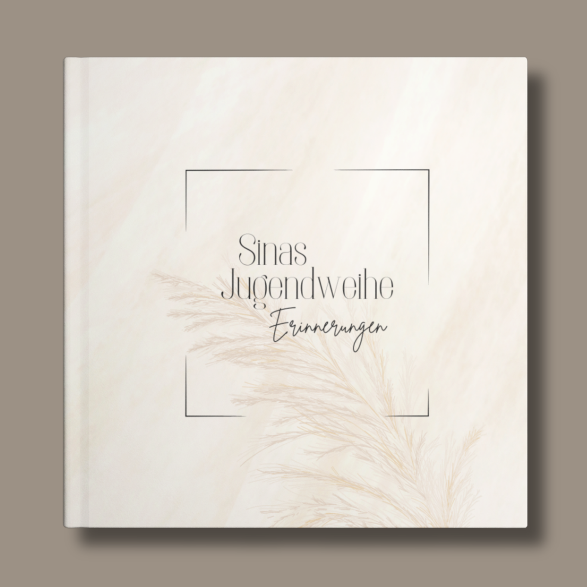 Personalisiertes Jugendweihe-Gästebuch in Sandfarben mit Pampasgras-Motiv und individuellem Namen
