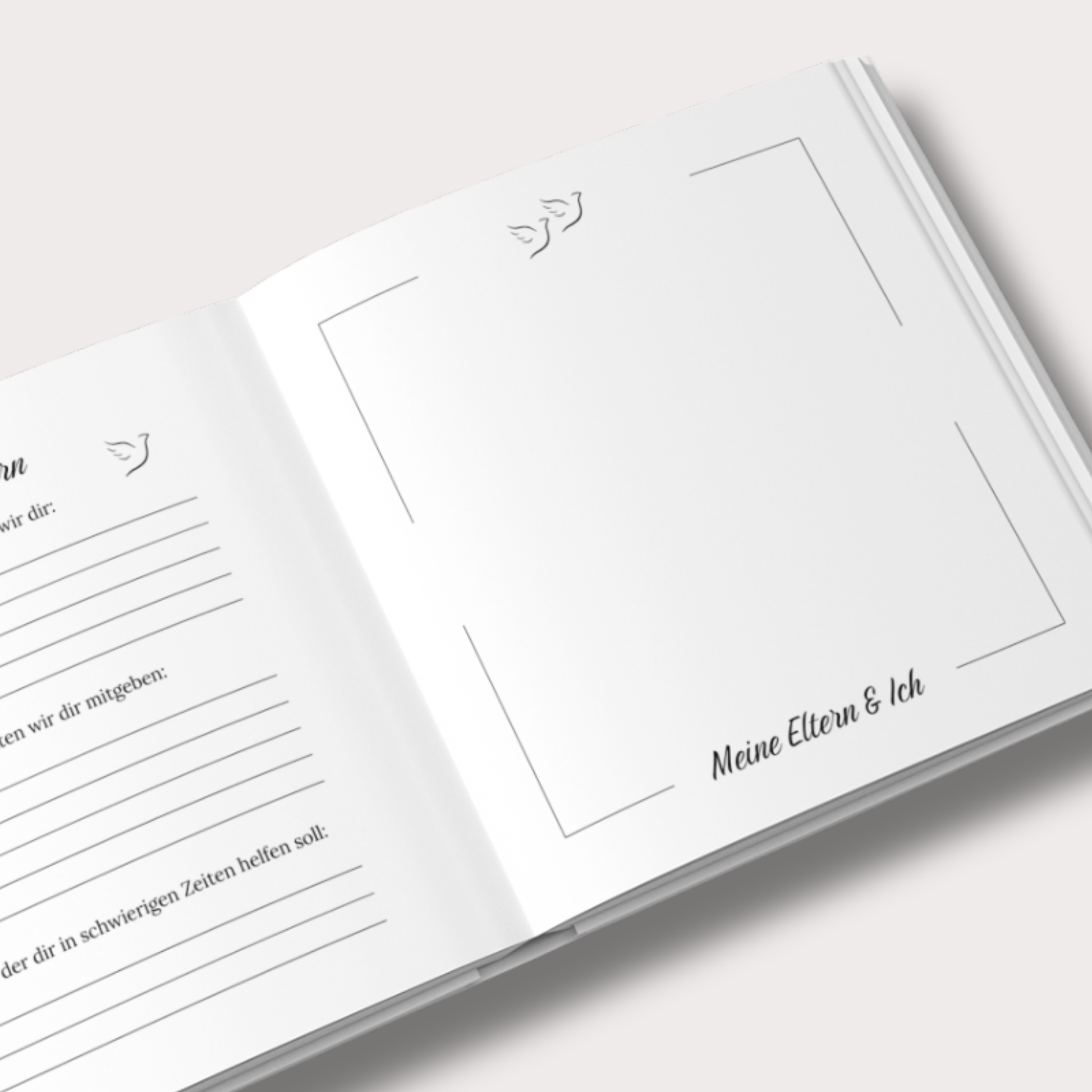 Innenseiten des Taufbuchs mit Platz für Fotos und Texte der Eltern auf hochwertigem 170g Recyclingpapier.