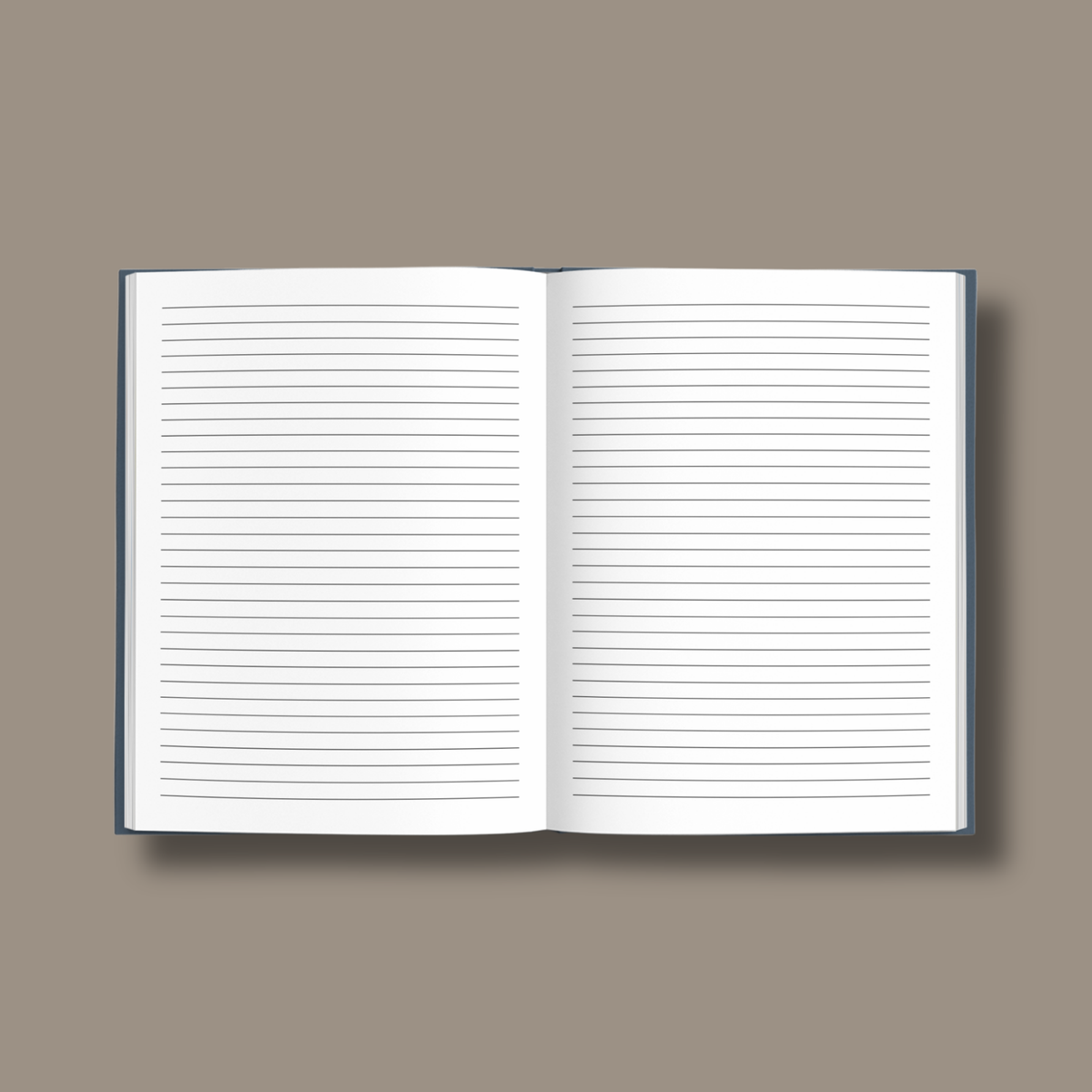 Aufgeschlagenes Notizbuch mit linierten Innenseiten aus 120 g/m² Recyclingpapier