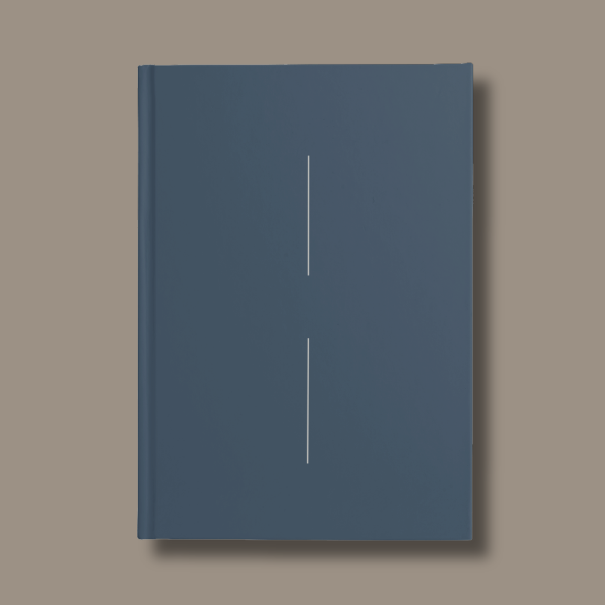 Notizbuch A5 ohne Personalisierung mit minimalistischem blaugrauem Hardcover und cremefarbenen Linien